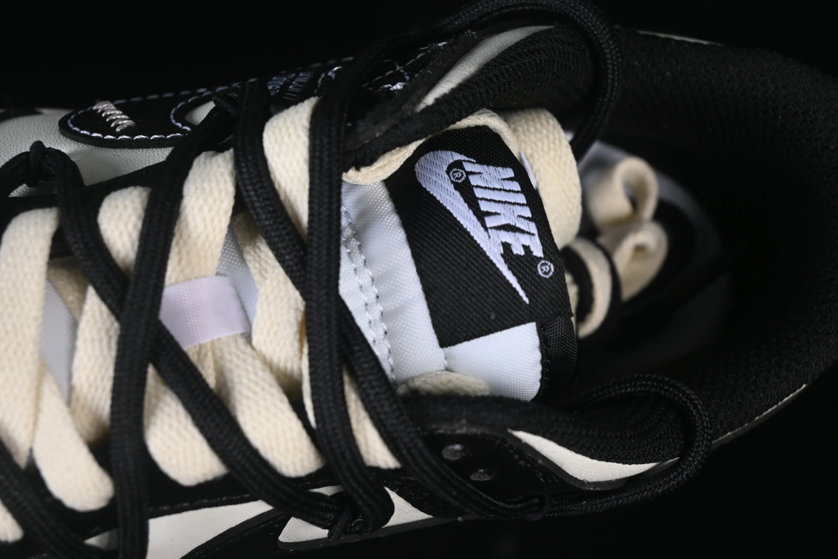 All categories Nk SB Dunk Series Nk SB Dunk Low High-end customized low-top sneakers Nike SB Dunk Low strap customization low-top casual sneakers DD1391-100